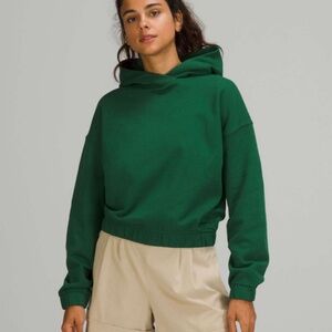 Lululemon Relaxed Cropped Hoodie in Everglade Green - Size 6